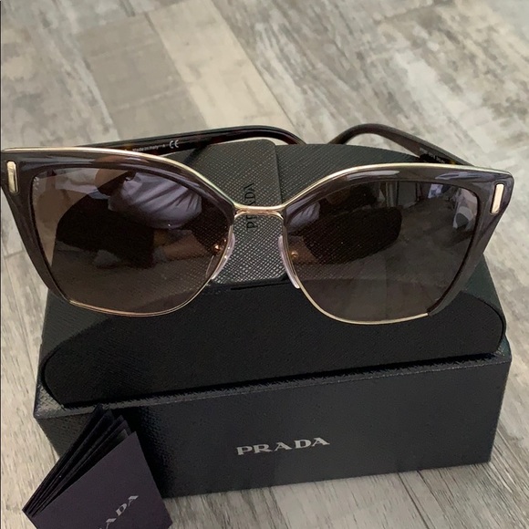 Prada Accessories - 🇮🇹SOLD Prada sunglasses🇮🇹 brand new in box!